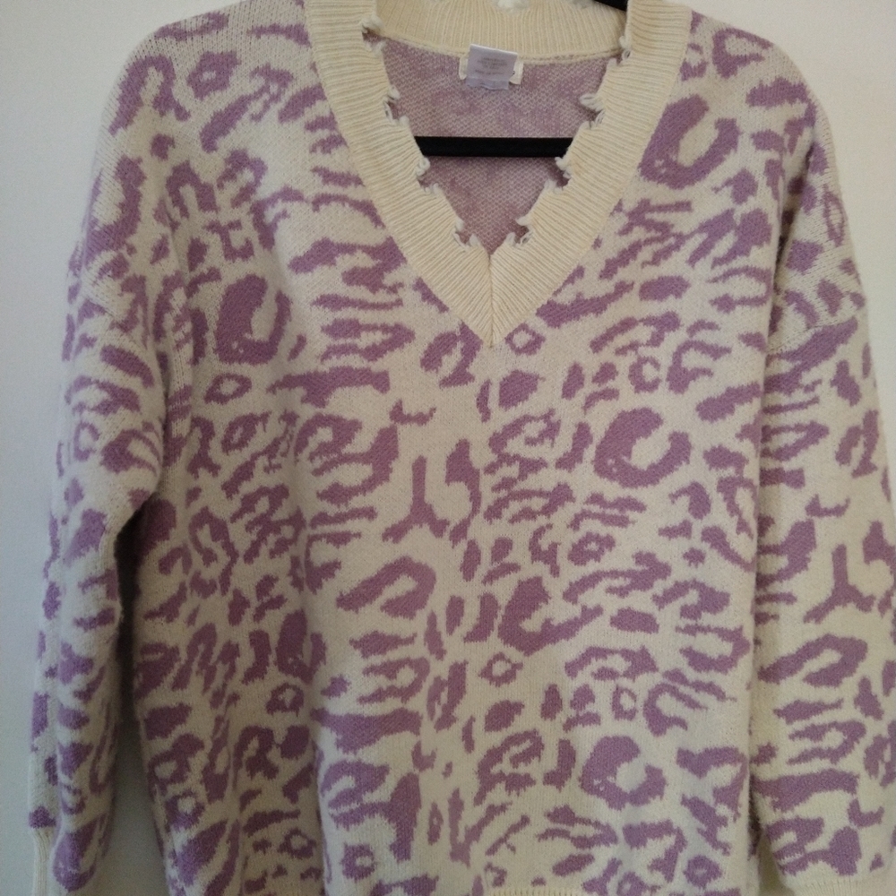 Main strip sweaters size L